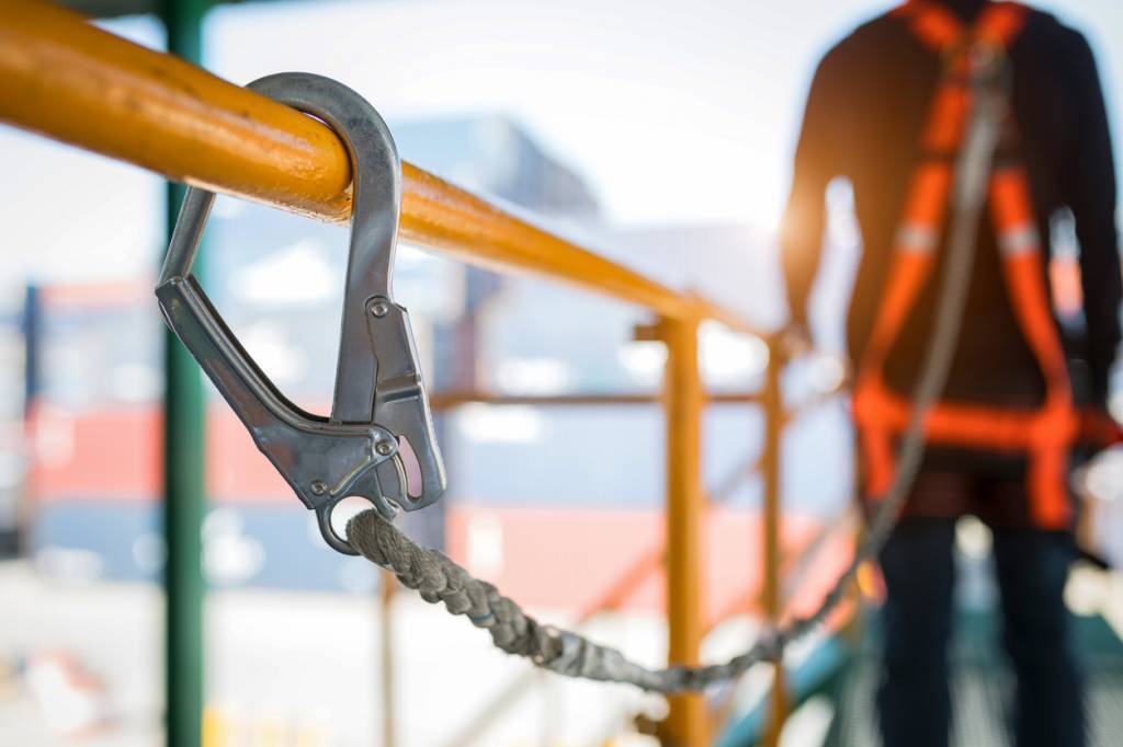 système antichute, travailler en hauteur, protection